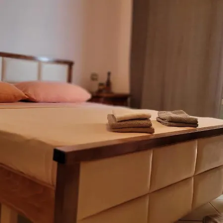 Giulia Lejlighed Orikum