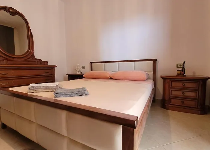 Giulia Lejlighed Orikum