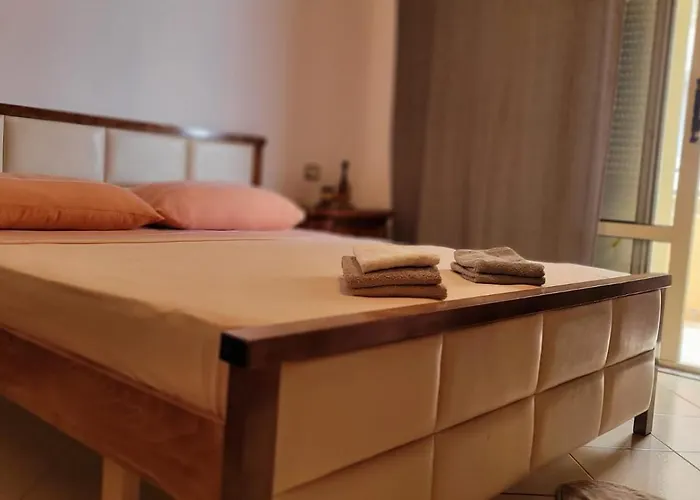 Giulia Lejlighed Orikum